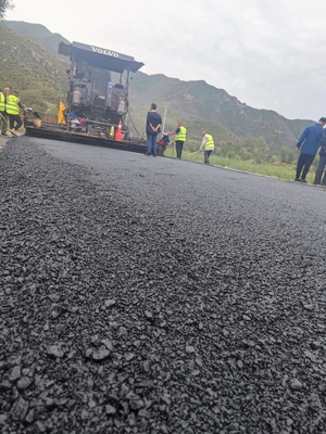 旗下營(yíng)那支亥至紅召?gòu)R溝通村公路進(jìn)入路面工程施工