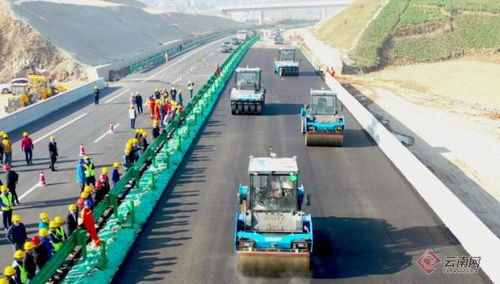 無人路面機群攤鋪 黑科技‘保山出道’，賦能路橋附屬工程建筑勞務分包新生態