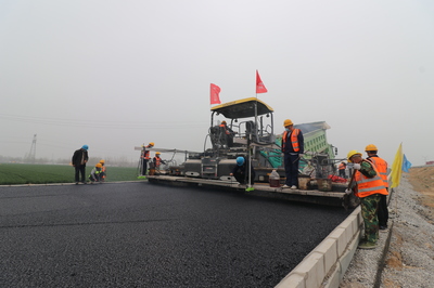 通車倒計時！董梁高速寧梁段全線啟動作業，路橋附屬工程助力高效完工